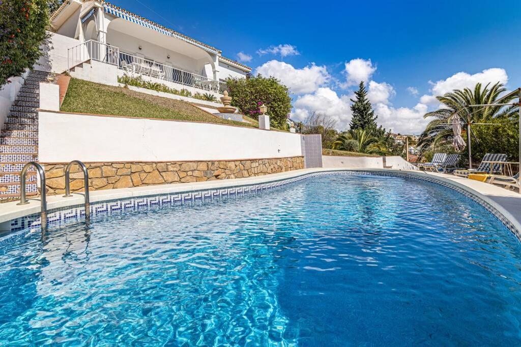 Villa Con Piscina En Fuengirola Exterior photo