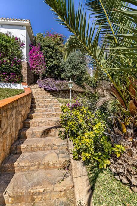 Villa Con Piscina En Fuengirola Exterior photo